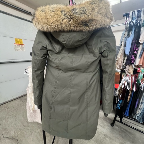 Aritzia St Mortiz Jacket - Picture 2 of 2